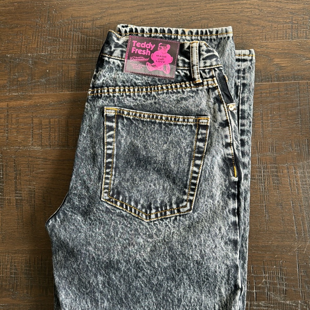 Teddy Fresh Acid Wash Gray Wide Leg Jeans with Pink Logo Patch